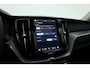 Volvo XC60 2.0 T8 Plug-in hybrid AWD Ultimate Dark | Pano | Trekhaak | HUD | Pilot Assist | Bliss | Leder | H&K | 360cam | Stoel- Stuurverw.