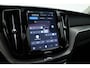 Volvo XC60 2.0 T8 Plug-in hybrid AWD Ultimate Dark | Pano | Trekhaak | HUD | Pilot Assist | Bliss | Leder | H&K | 360cam | Stoel- Stuurverw.