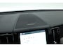Volvo XC60 2.0 T8 Plug-in hybrid AWD Ultimate Dark | Pano | Trekhaak | HUD | Pilot Assist | Bliss | Leder | H&K | 360cam | Stoel- Stuurverw.