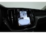 Volvo XC60 2.0 T8 Plug-in hybrid AWD Ultimate Dark | Pano | Trekhaak | HUD | Pilot Assist | Bliss | Leder | H&K | 360cam | Stoel- Stuurverw.