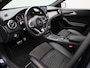 Mercedes-Benz GLA 180 Business Solution AMG | Panoramadak | Achteruitrijcamera | Parkeersensoren | Stoelverwarming | Lichtmetalen Velgen | Trekhaak |