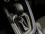 Renault Clio 145PK E-Tech Full Hybrid Techno Automaat | Digital Cockpit | 9,3" Navi | Climate Control | Apple CarPlay/Android Auto | Camera | Cruise Control | Armsteun | Lichtmetalen Velgen Hoogglans Zwart |