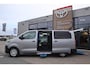 Toyota ProAce Electric LONG EXTRA RANGE DYNAMIC 75KWH 8-PERSOONS ROLSTOELAUTO VERLAAGD-INBOUW-OPRIJPLAAT 2x SCHUIFDEUR