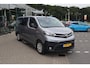 Toyota ProAce Electric LONG EXTRA RANGE DYNAMIC 75KWH 8-PERSOONS ROLSTOELAUTO VERLAAGD-INBOUW-OPRIJPLAAT 2x SCHUIFDEUR