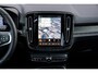 Volvo EX40 Single Motor Extended Range Ultra Black Edition | Europa Edition | Google | Long Range | Harman Kardon Audio | Panoramadak | Getint Glas | Elektrische Stoelverstelling | Nubuck Bekleding | Adaptive Cruise Control | Dodehoekdetectie | 360 Camera | Zitverlenging | Elek. Achterklep | Keyless | 20" Lichtmetalen Velgen
