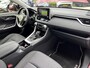 Toyota RAV4 2.5 Hybrid AWD Style EL-ACHTERKLEP PARK-SENSOR APPLE/ANDROID ALARM KLASSE 3 VOORBEREIDING TREKHAAK STOEL/STUURVERWARMING EL-BINNENSPIEGEL CLIMA STANDKACHEL