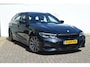 BMW 3-Serie Touring 330i Plus-Edition M pakket Pano M-sport Leder