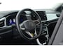 Volkswagen T-Roc 1.5 TSI 150pk DSG | Afn. Trekhaak | Navi | Apple CarPlay | PDC V+A | Stoelverw. | LED | Adapt. Cruise