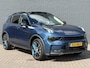 Lynk & Co 01 1.5 | 69 Km WLTP | Automaat | KeyLess | Panoramadak | Adaptive Cruise Control | Elektrische Kofferbak | CarPlay | Memory Stoelen | Infinity Audio Systeem | Stoelverwarming | Camera | Sensoren Voor + Achter |