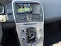 Volvo XC60 T5 Summum Aut. | Trekhaak 1800 kg | Elektrisch Bedienbare Achterklep | Parkeersensoren Voor en Achter | Parkeercamera | Navigatie | Schuif-/Kanteldak |