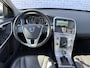 Volvo XC60 T5 Summum Aut. | Trekhaak 1800 kg | Elektrisch Bedienbare Achterklep | Parkeersensoren Voor en Achter | Parkeercamera | Navigatie | Schuif-/Kanteldak |