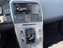 Volvo XC60 T5 Summum Aut. | Trekhaak 1800 kg | Elektrisch Bedienbare Achterklep | Parkeersensoren Voor en Achter | Parkeercamera | Navigatie | Schuif-/Kanteldak |