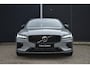 Volvo V60 T6 Plug-in hybrid AWD Plus Dark | Trekhaak | Verwarmbare voorstoelen achterbank en stuurwiel | 360 graden camera | Premium audio by Harman Kardon | Apple carplay/Android auto