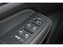 Volvo V60 T6 Plug-in hybrid AWD Plus Dark | Trekhaak | Verwarmbare voorstoelen achterbank en stuurwiel | 360 graden camera | Premium audio by Harman Kardon | Apple carplay/Android auto