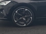 CUPRA Leon Sportstourer 1.4 e-Hybrid VZ PHEV 245pk Dealer O.H | Trekhaak Af Fabriek | Camera | Sfeerverlichting | Sportstoelen & Stuur Verwarmd | Apple Carplay | Keyless | Virtual | Navigatie | DAB | 19"L.M | Cruise Control | Plug In Hybrid |