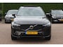 Volvo XC60 2.0 T6 Plug-in hybrid AWD Ultimate Black Edition R-Design / SoH 96,4% / Panoramadak / 360Camera / Leder / Harman Kardon / Keyless / 19'' / Sfeerverlichting / Stoel+Stuurverwarming / Dodehoek / DAB / ACC