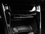 Peugeot e-2008 EV 136pk GT Pack 50 kWh Automaat | Schuif-/kanteldak | Trekhaak | Navigatie | Adaptieve Cruise Control | Camera | Stoelverwarming | Dodehoekdetectie | LED | 18"LMV |
