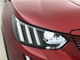 Peugeot e-2008 EV 136pk GT Pack 50 kWh Automaat | Schuif-/kanteldak | Trekhaak | Navigatie | Adaptieve Cruise Control | Camera | Stoelverwarming | Dodehoekdetectie | LED | 18"LMV |