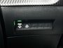Peugeot e-2008 EV 136pk GT Pack 50 kWh Automaat | Schuif-/kanteldak | Trekhaak | Navigatie | Adaptieve Cruise Control | Camera | Stoelverwarming | Dodehoekdetectie | LED | 18"LMV |