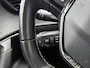 Peugeot e-2008 EV 136pk GT Pack 50 kWh Automaat | Schuif-/kanteldak | Trekhaak | Navigatie | Adaptieve Cruise Control | Camera | Stoelverwarming | Dodehoekdetectie | LED | 18"LMV |