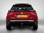 Peugeot e-2008 EV 136pk GT Pack 50 kWh Automaat | Schuif-/kanteldak | Trekhaak | Navigatie | Adaptieve Cruise Control | Camera | Stoelverwarming | Dodehoekdetectie | LED | 18"LMV |