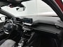 Peugeot e-2008 EV 136pk GT Pack 50 kWh Automaat | Schuif-/kanteldak | Trekhaak | Navigatie | Adaptieve Cruise Control | Camera | Stoelverwarming | Dodehoekdetectie | LED | 18"LMV |