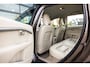 Volvo XC70 2.4 D5 Summum AWD, NL Auto, Apple Carplay, Facelift, Keurig!