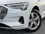 Audi E-tron e-tron 50 quattro Launch edition plus 71 kWh ✓SOH 87.83%✓Pano✓Stolverw✓Keyless✓Leder✓Virtual Cockpit✓Carplay✓Navi✓Clima✓Cruise✓Pdc V+A✓Rijstrooksensor✓19" Lm velgen✓Bj 12-2019✓N.A.P✓Apk tot 10-2027