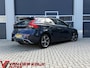 Volvo V40 1.6 T3 R-Design | Xenon | Alcantara/Leder | Camera | Navigatie | Cruise | Climate | Stoelverwarming