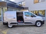Opel Combo-e Electric L2 50kWh 136pk | ACTIE | 0% financial lease | 8 jaar garantie | 2-zits | Houten afwerking laadruimte | Surround View Pakket | Winter Pakket | ECO LED koplampen | Multimedia | Draadloze Apple Carplay en Android Auto | Achteruitrijcamera | Parkeersensoren voor en achter | Dode hoek detectie | Digital cockpit | Lederen stuur met bediening | Bestuurdersstoel comfort | Stoelverwarming | Stuurverwarming | Tweede sleutel met afstandsbediening | Trekhaak voorbereiding | Reservewiel en krik | van €33.815 voor €28.495 ex. BTW rijklaar