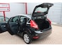 Ford Fiesta 1.25 Titanium O.a: PDC, Clima, Cruise, 4-seiz, Radio, Rijklaar, Etc. All-in prijs!