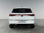 Volkswagen T-Roc 1.5 150pk eTSI R-Line Edition Koplampverlichting matrix-led (IQ.LIGHT) | Achteruitrijcamera | Navigatie 'Discover' (32,7 cm)