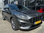Ford Kuga 2.5 PHEV 225 PK ST-Line X | SOH 95,5%| HEAD UP DISPLAY| ADAPTIEVE CRUISE CONTROL| HALF LEER/HALF ALCANTARA| MATRIX LED| DODEHOEK DETECTIE| STUUR, STOEL, VOORRUIT EN ACHTERBANKVERWARMING| ELEK. ACHTERKLEP| ELEK. VERTSELBARE BESTUURDERSSTOEL| CAMERA V+A| EERSTE EIGENAAR| DEALER ONDERHOUDEN|