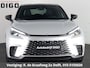 Lexus LBX 1.5 Business Line Bi-Tone 2WD | Dodehoek detectie | Stuur- & Stoelverwarming | Navigatie | Parkeersensoren