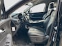 Hyundai Santa Fe 1.6 T-GDI HEV 230pk Comfort Smart 7p. | Camera | Trekhaak | Carplay | Premium Audio | Leder | Adaptive cruise controle | Dodehoek detectie | Elektrische voorstoelen | Navigatie | Stoelverwarming