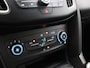 Ford Focus Wagon 1.0 Trend Trend 100PK/74KW Trekhaak, cruise met ASLD, apple carplay/android auto, Parkeersensor achter Een ruime auto die ideaal is voor dagelijks gebruik. Dankzij de ruime kofferbak is er genoeg plek voor bagage en boodschappen. De auto rijdt comfortabel en is voorzien van een zuinige 1.0 ben
