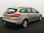 Ford Focus Wagon 1.0 Trend Trend 100PK/74KW Trekhaak, cruise met ASLD, apple carplay/android auto, Parkeersensor achter Een ruime auto die ideaal is voor dagelijks gebruik. Dankzij de ruime kofferbak is er genoeg plek voor bagage en boodschappen. De auto rijdt comfortabel en is voorzien van een zuinige 1.0 ben