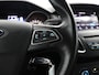 Ford Focus Wagon 1.0 Trend Trend 100PK/74KW Trekhaak, cruise met ASLD, apple carplay/android auto, Parkeersensor achter Een ruime auto die ideaal is voor dagelijks gebruik. Dankzij de ruime kofferbak is er genoeg plek voor bagage en boodschappen. De auto rijdt comfortabel en is voorzien van een zuinige 1.0 ben
