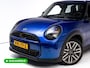 MINI Cooper 5-Deurs 1.5 C Black 5 drs. | Stoel- & Stuurverw. | Leer | Cruise | Camera | Navigatie | App. connect | 17"LMV | All season banden, Draadloze tel. lader, Led, DAB