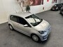 Volkswagen Up! 1.0 MOVE UP 5 DEURS! BLUEMOTION NAVIGATIE BLUETOOTH TELEFOON MEDIA VOORBEREIDING ELEK. RAMEN VOOR AIRCO ZEER MOOI !!
