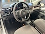 Volkswagen Up! 1.0 MOVE UP 5 DEURS! BLUEMOTION NAVIGATIE BLUETOOTH TELEFOON MEDIA VOORBEREIDING ELEK. RAMEN VOOR AIRCO ZEER MOOI !!
