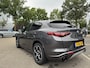 Alfa Romeo Stelvio 2.2 JTD AWD Veloce Automaat | VAN: € 34.900- VOOR: € 32.877,- UW HERFSTVOORDEEL: € 2.023,- | CAMERA| STOEL + STUURVERWARMING + MEMORY| KEY LESS ENTRY | LEDER | ADAPT. CRUISE CONTROL | 12 MND BOVAG GARANTIE