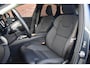 Volvo XC60 T6 350PK Plug-in hybrid AWD Ultra Dark | Luchtvering | Trekhaak | HUD | 360 camera | Panoramadak |