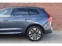 Volvo XC60 T6 350PK Plug-in hybrid AWD Ultra Dark | Luchtvering | Trekhaak | HUD | 360 camera | Panoramadak |