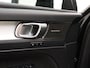 Volvo XC40 B4 AUT(7) PLUS DARK SCHUIFDAK HARMAN KARDON TREKHAAK CAMERA