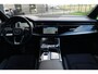 Audi Q7 55 TFSI e Quattro Pro Line S | Facelift | 394pk | Pano | Trekhaak | HUD | 360° | Een bijzonder complete en luxe uitgevoerde Audi Q7 55 TFSI e quattro Pro Line S, uitgevoerd in wit metallic met een stijlvol zwart interieur. Deze krachtige plug-in hybride combineert het ver