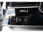 Audi Q7 55 TFSI e Quattro Pro Line S | Facelift | 394pk | Pano | Trekhaak | HUD | 360° | Een bijzonder complete en luxe uitgevoerde Audi Q7 55 TFSI e quattro Pro Line S, uitgevoerd in wit metallic met een stijlvol zwart interieur. Deze krachtige plug-in hybride combineert het ver