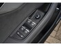 Audi Q7 55 TFSI e Quattro Pro Line S | Facelift | 394pk | Pano | Trekhaak | HUD | 360° | Een bijzonder complete en luxe uitgevoerde Audi Q7 55 TFSI e quattro Pro Line S, uitgevoerd in wit metallic met een stijlvol zwart interieur. Deze krachtige plug-in hybride combineert het ver