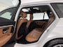 BMW 3-Serie Touring 318i Luxury Edition (INCL-BTW) Aut. *PANO | LEATHER | FULL-LED | HEATED-SPORTSEATS | DIGI-COCKPIT | NAVI-FULLMAP | ECC | PDC | CRUISE | TOWBAR | 17''ALU*