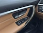 BMW 3-Serie Touring 318i Luxury Edition (INCL-BTW) Aut. *PANO | LEATHER | FULL-LED | HEATED-SPORTSEATS | DIGI-COCKPIT | NAVI-FULLMAP | ECC | PDC | CRUISE | TOWBAR | 17''ALU*